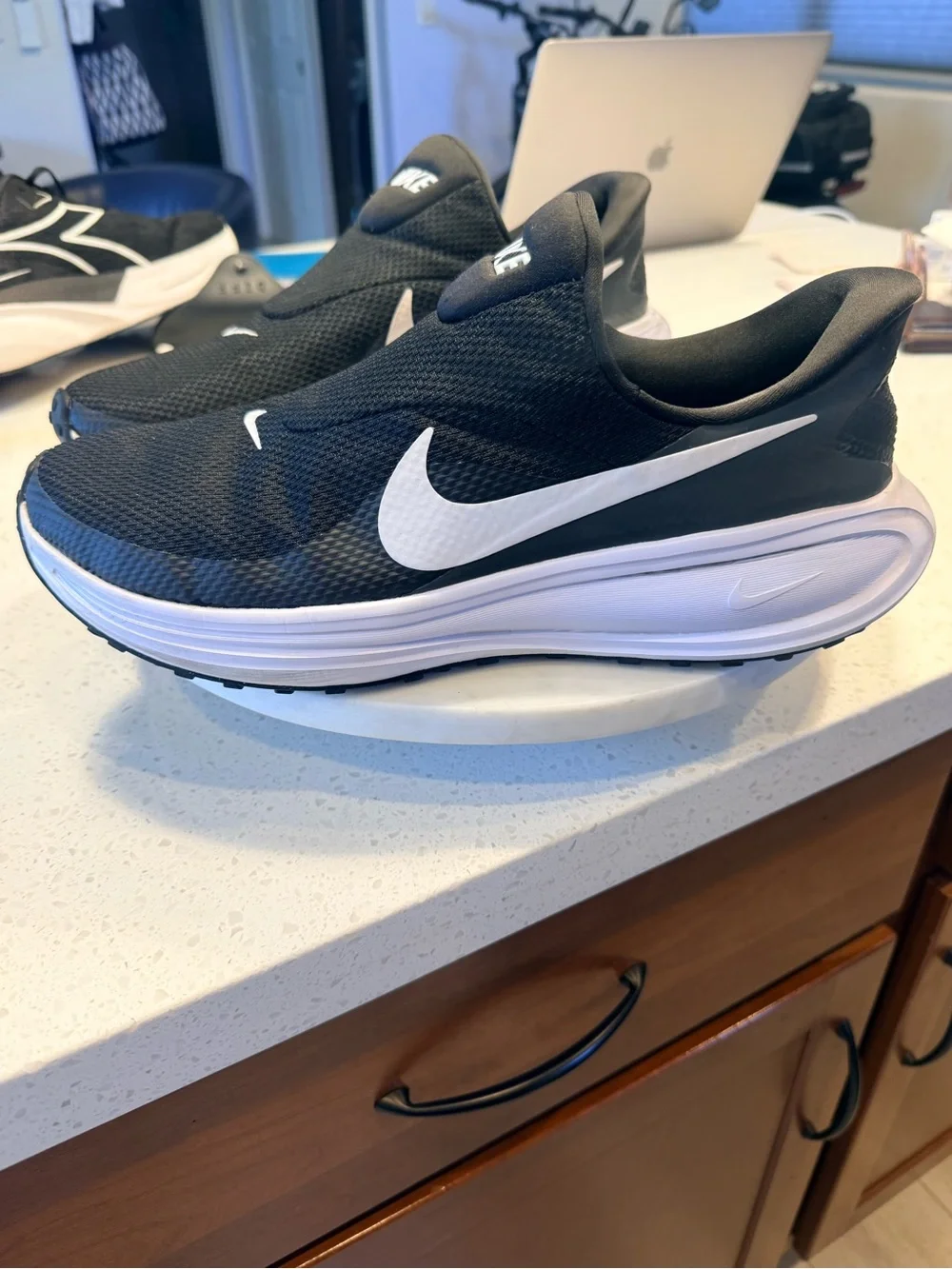 Nike Men's Revolution 8 Easy On Road Running Shoes
